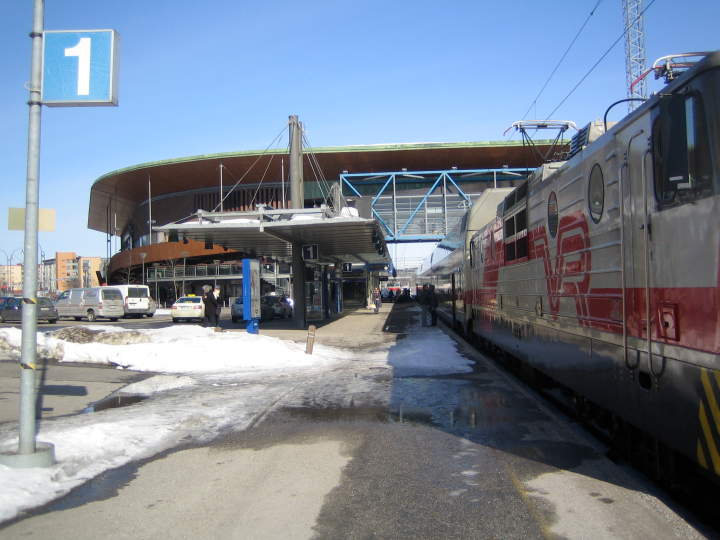 The Train to Helsinki pulling out of Jyväskylä<